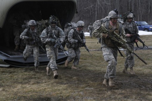 Cavalry Soldiers Conduct Air Assault Training