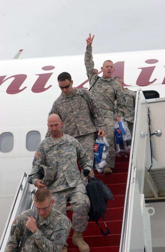 First Wave of Aviators Back From Iraq