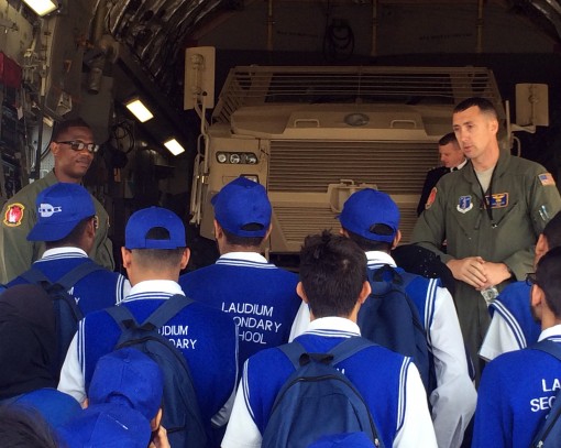 NY Air Guardsman speak with South African students