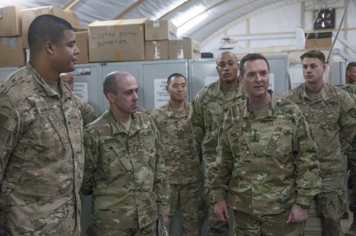 Guard Chief Visits New Yorkers in Kuwait