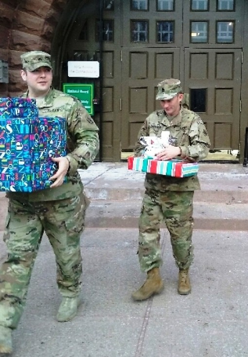 Western NY Guard Soldiers bring Xmas joy to kids