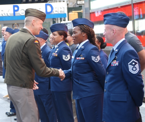 Guard Chief administers oaths in Times Square 