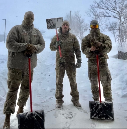 NY Guard Airman fighting winter weather 