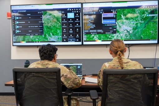 Soldiers monitor convoy movement 