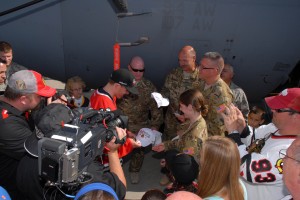 Troops See Stanley Cup at Niagara Falls air base 