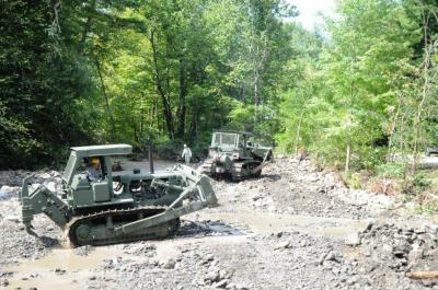New York Army National Guard Soldiers Clear Roads, Contain Floodwaters