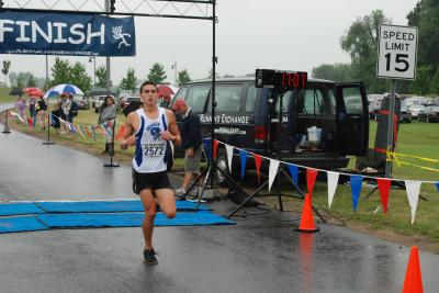 Racers Run in the Rain to Raise Resources for Family Readiness